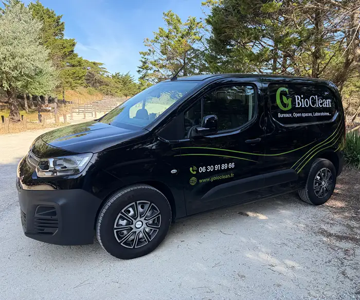 Véhicule professionnel G Bio Clean, société de nettoyage écologique à La Rochelle
